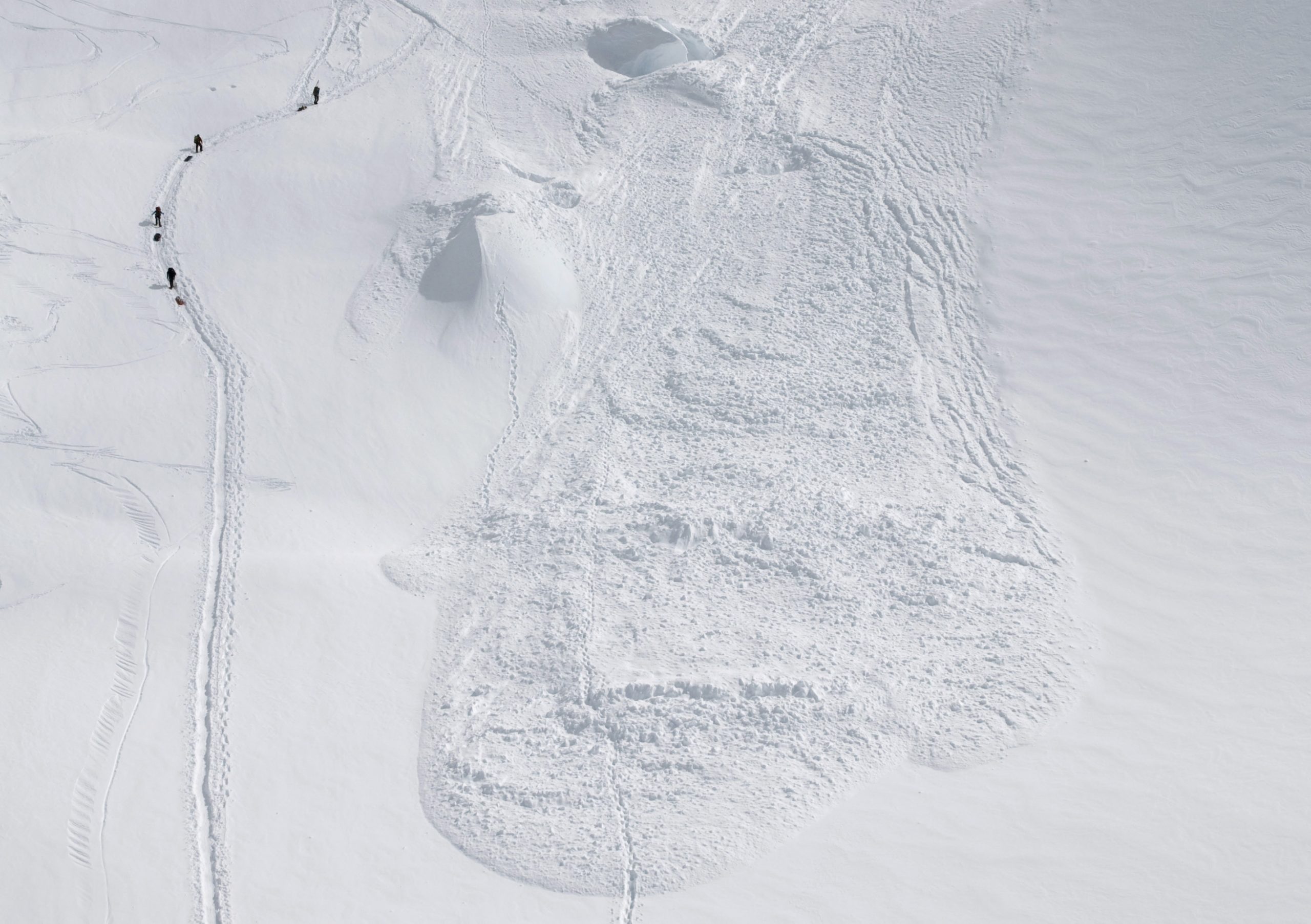4 missing climbers presumed dead after avalanche