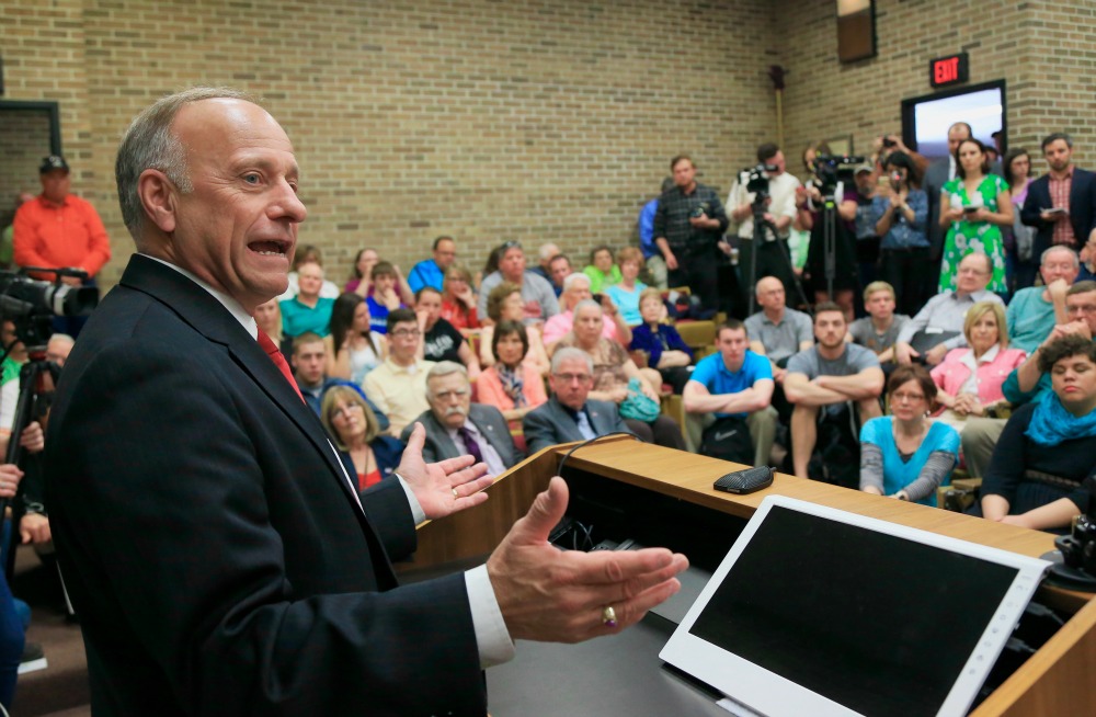Rep. Steve King says Carson ‘out’