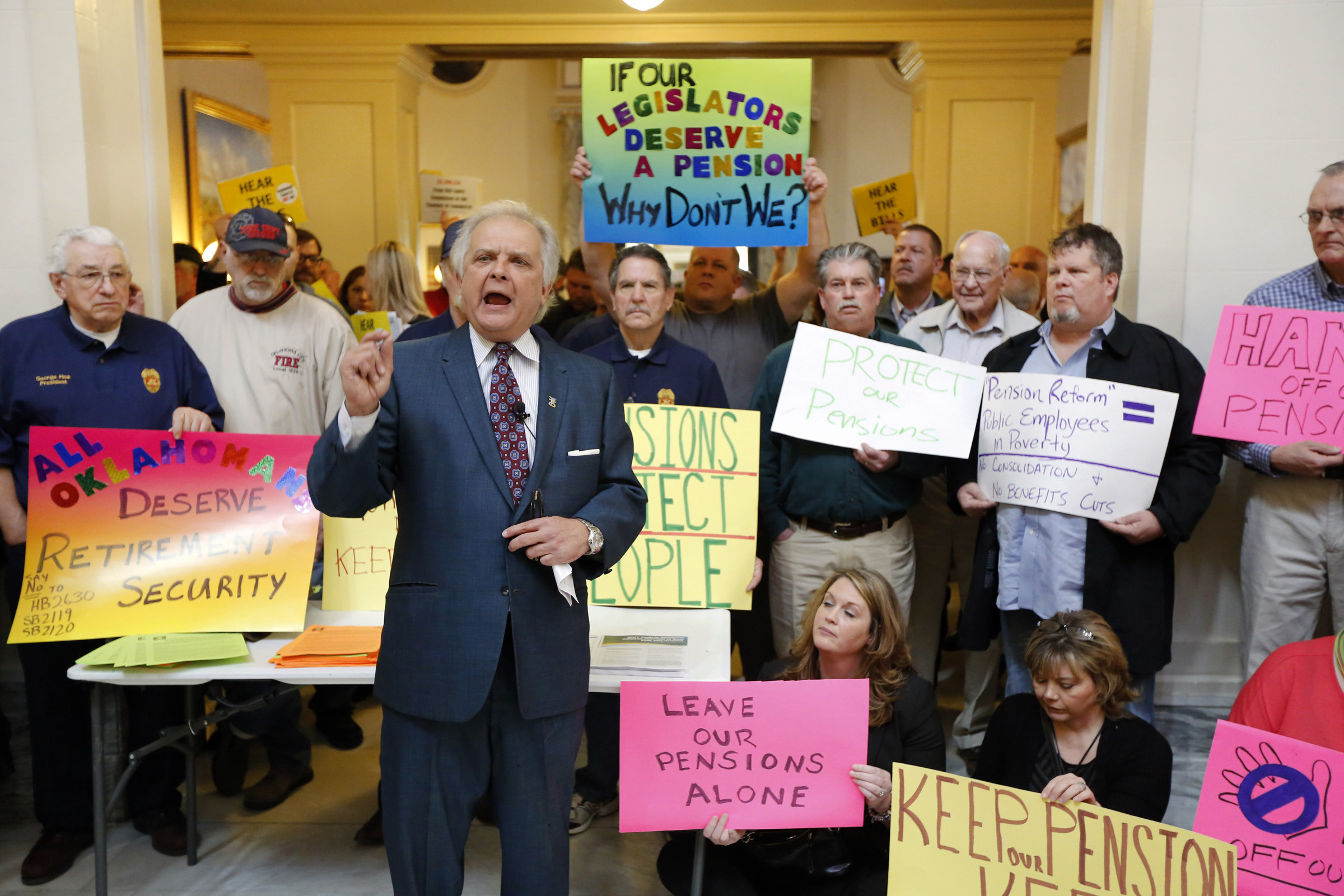 Oklahoma House OKs defined contribution pension bill