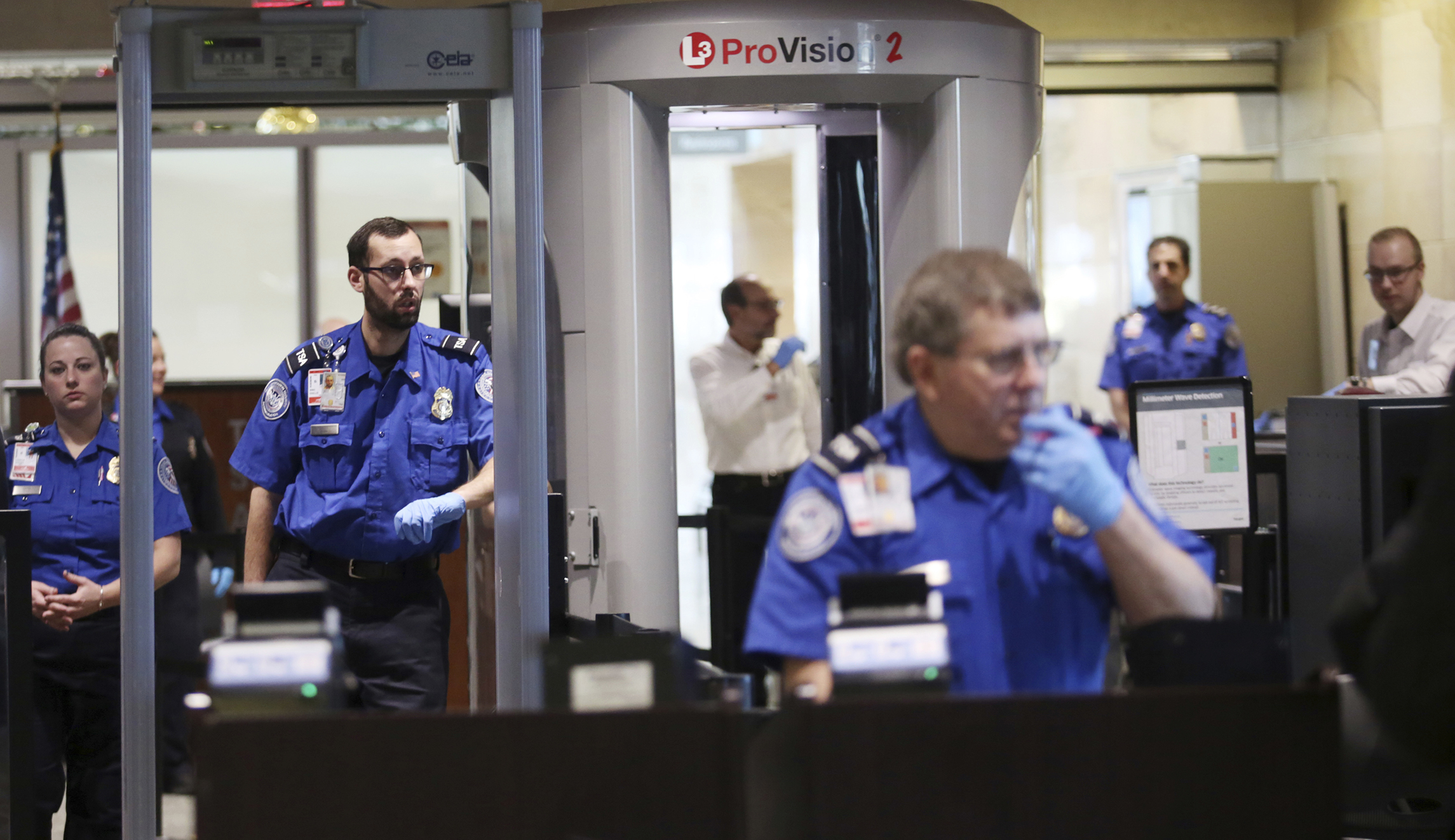 TSA screened record-high 771 million passengers in 2017