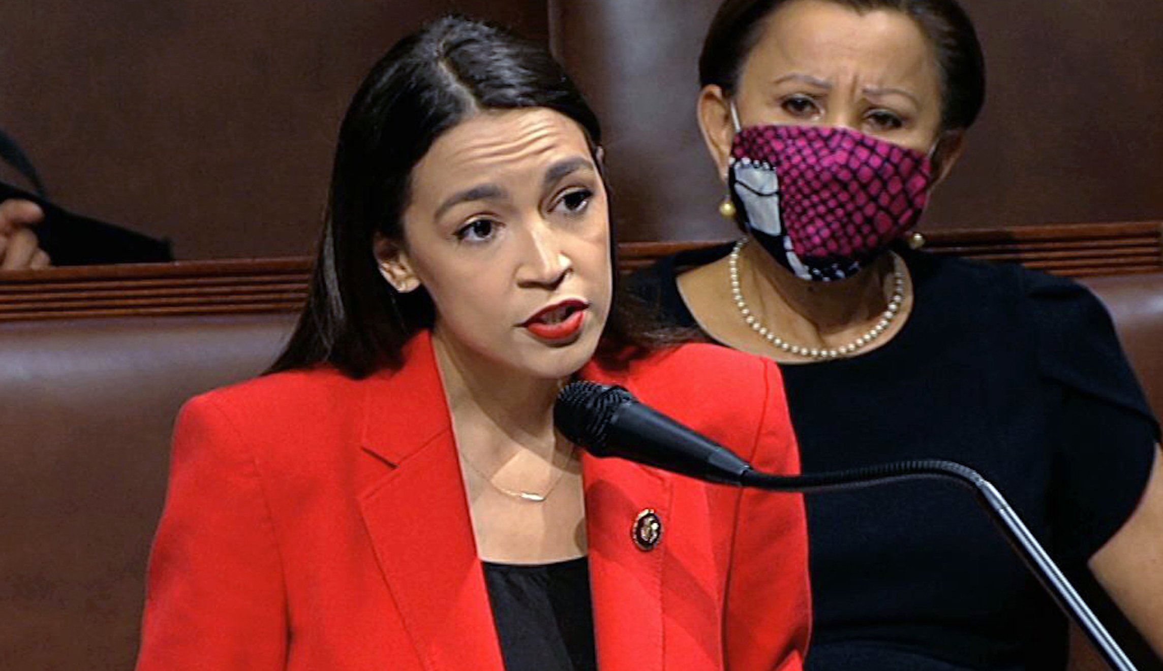 Columbus statue shouldn’t necessarily come down, AOC says