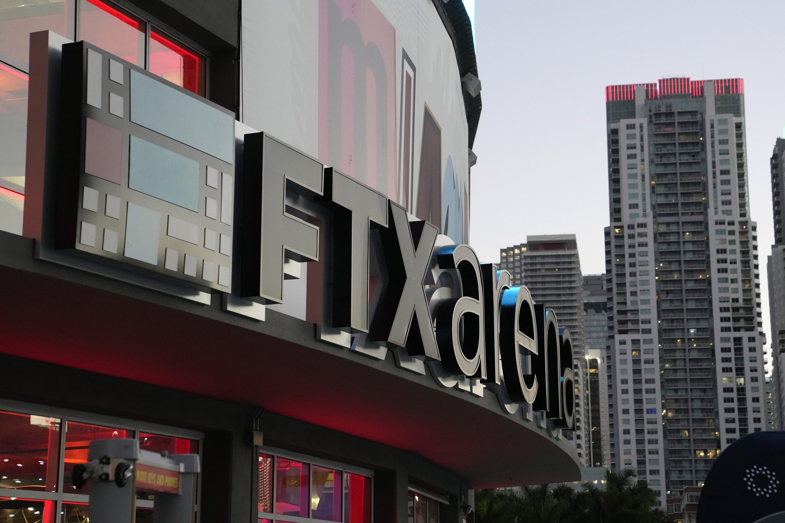 DOJ investigating theft of $372M from FTX amid trial of founder