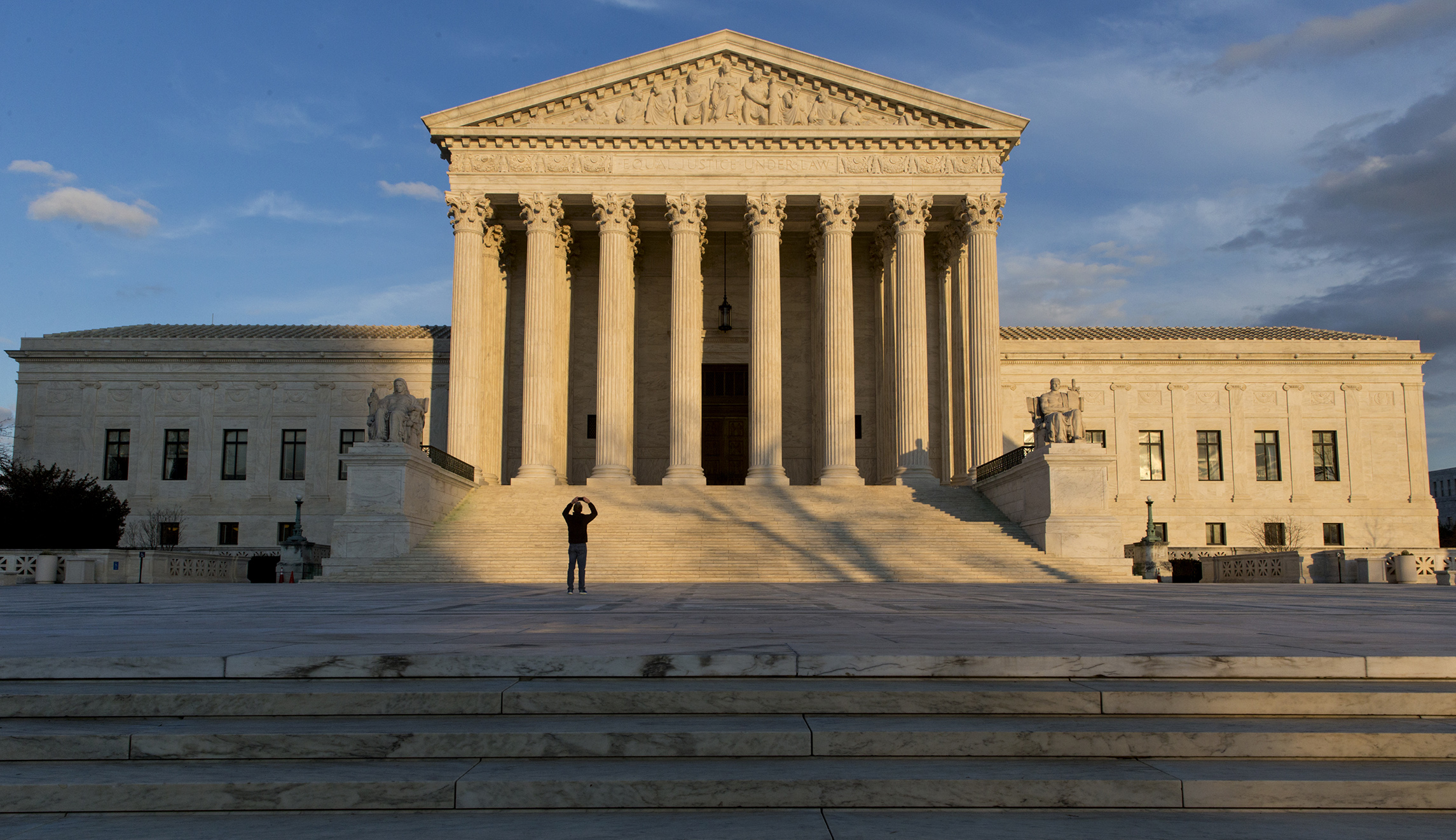 FTC proposes ban on noncompete clauses