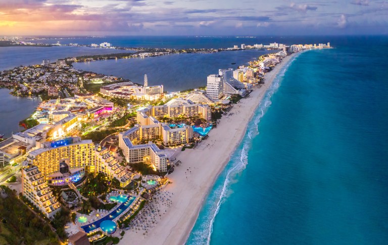 US tourist wounded in Cancun shooting amid cartel violence: Report