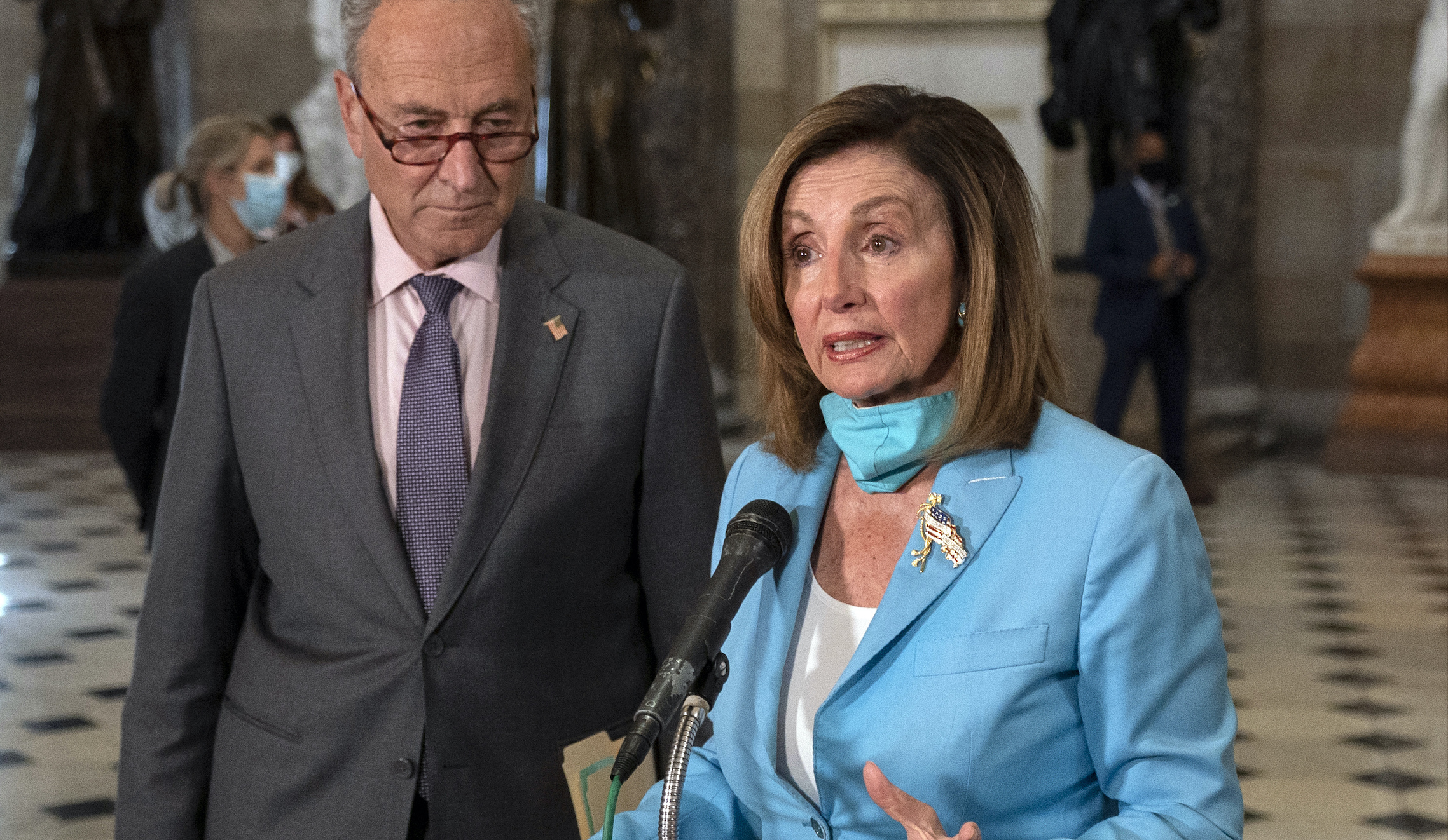 Top Democrats throw support behind new bipartisan virus aid package