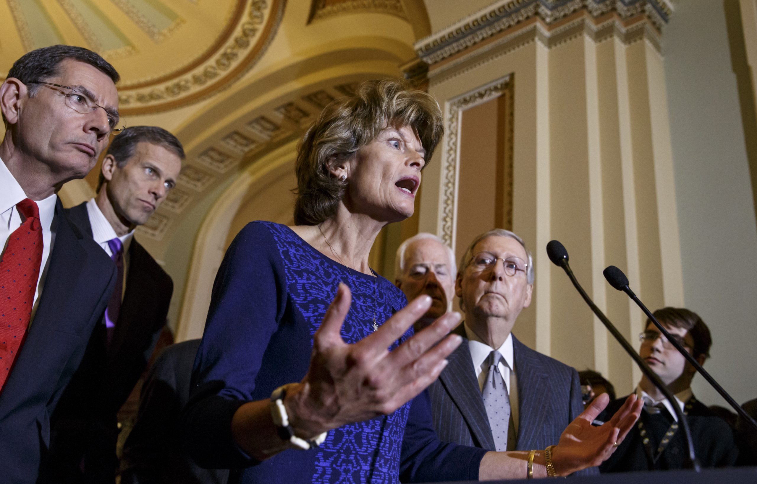 Murkowski defends budget approach against Dem criticism