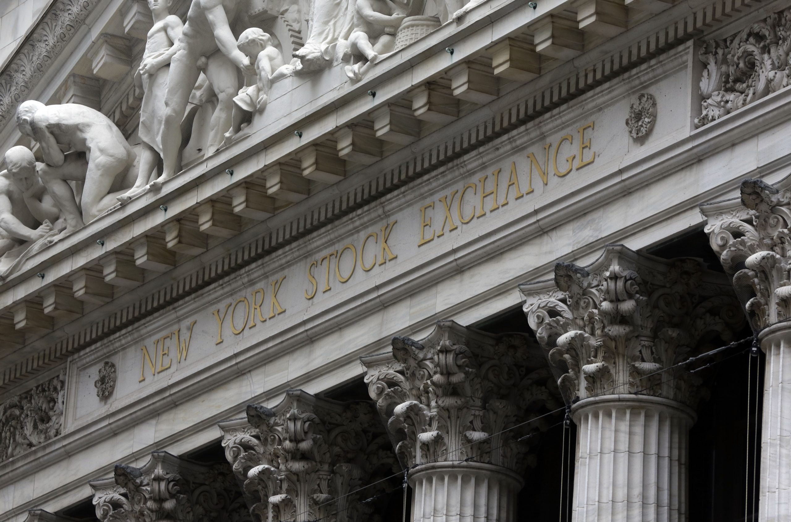 US stocks slide on global growth concerns