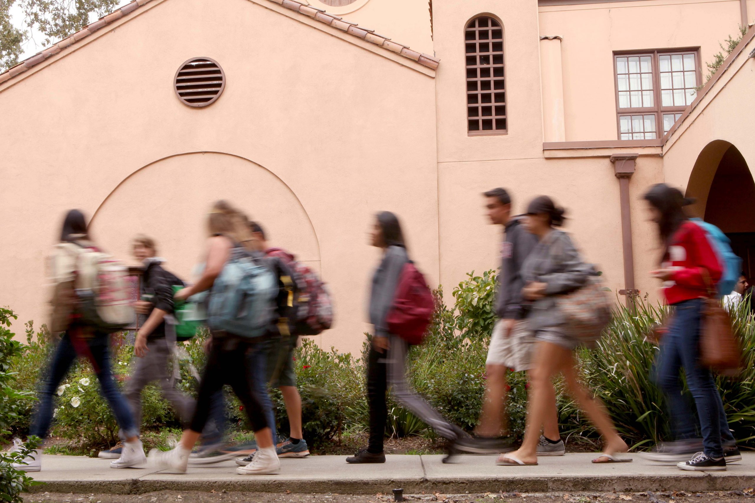 Facebook CEO wants more students to explore tech
