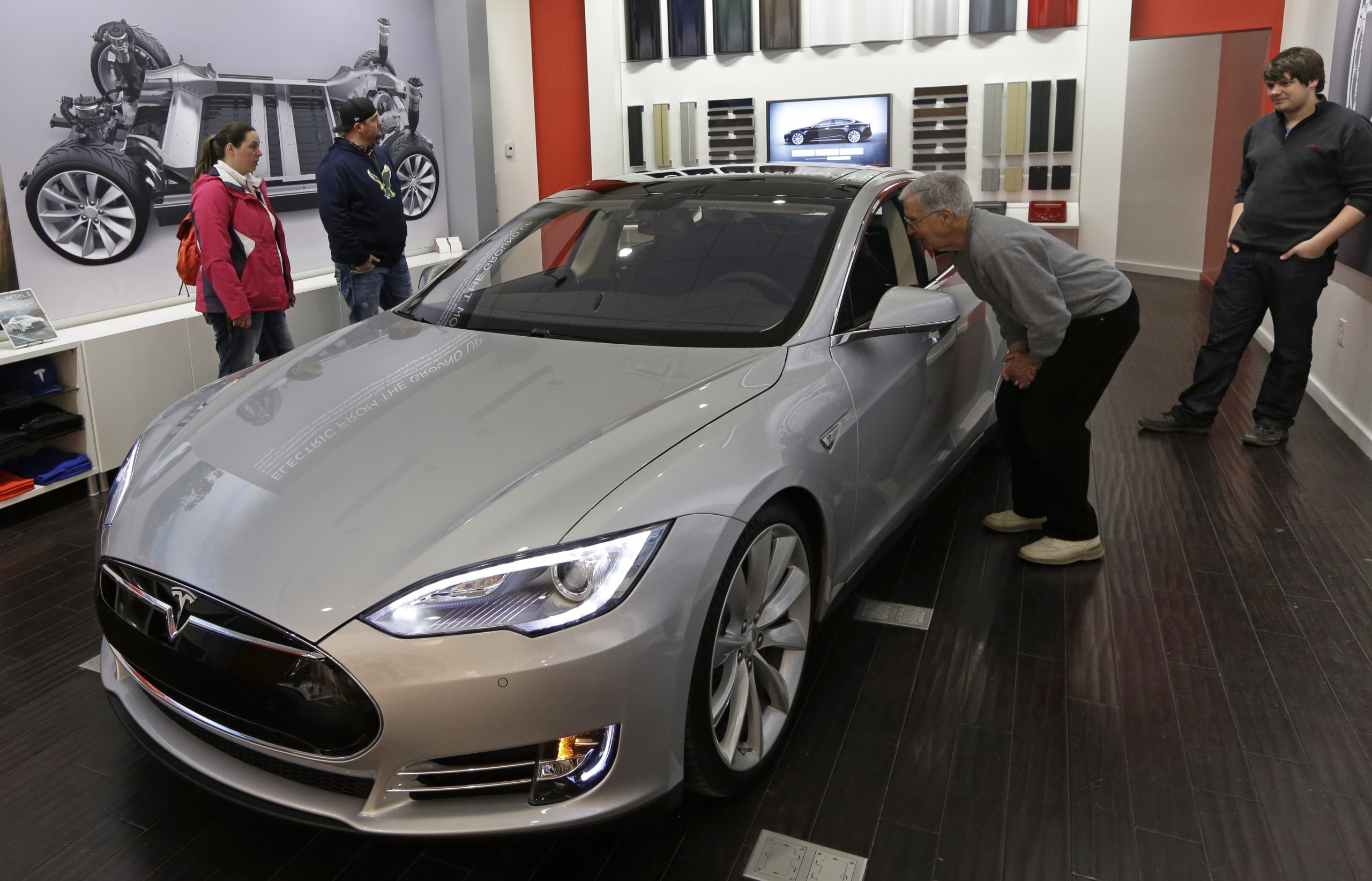 Tesla faces class-action lawsuit over exaggerated driving range