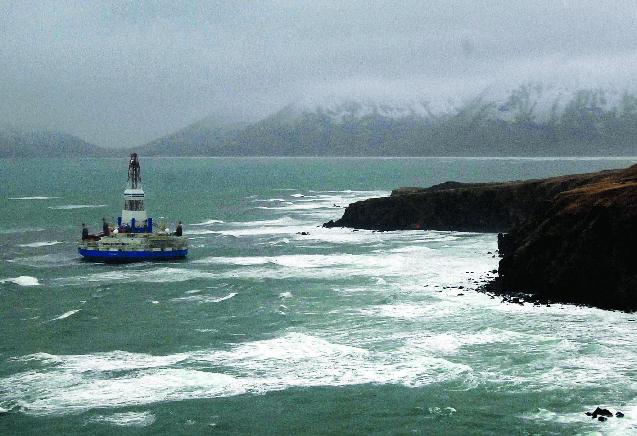 Shell drilling barge suffered damage to generators