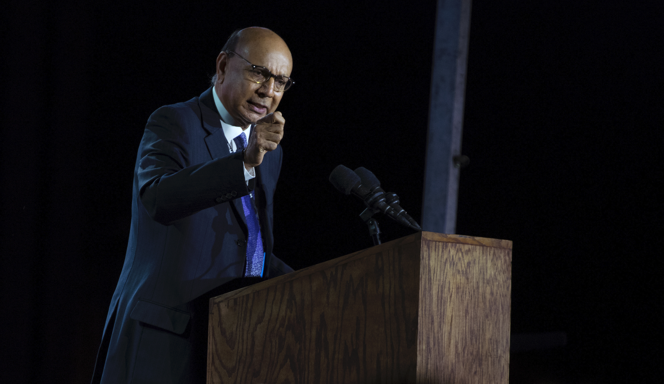 Gold Star father Khizr Khan, 2016 Trump foe, endorses Joe Biden