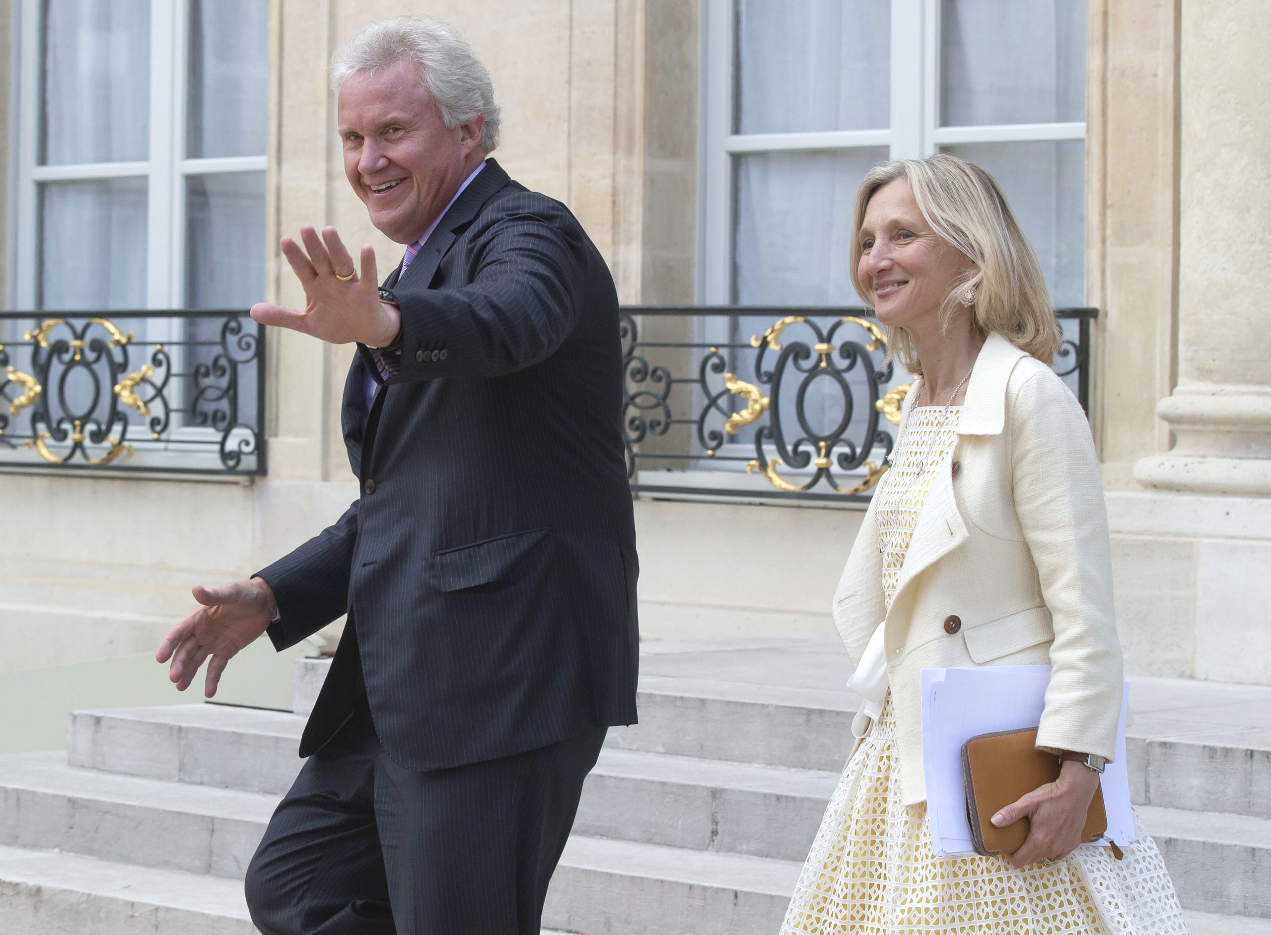 France throws support behind GE offer for Alstom