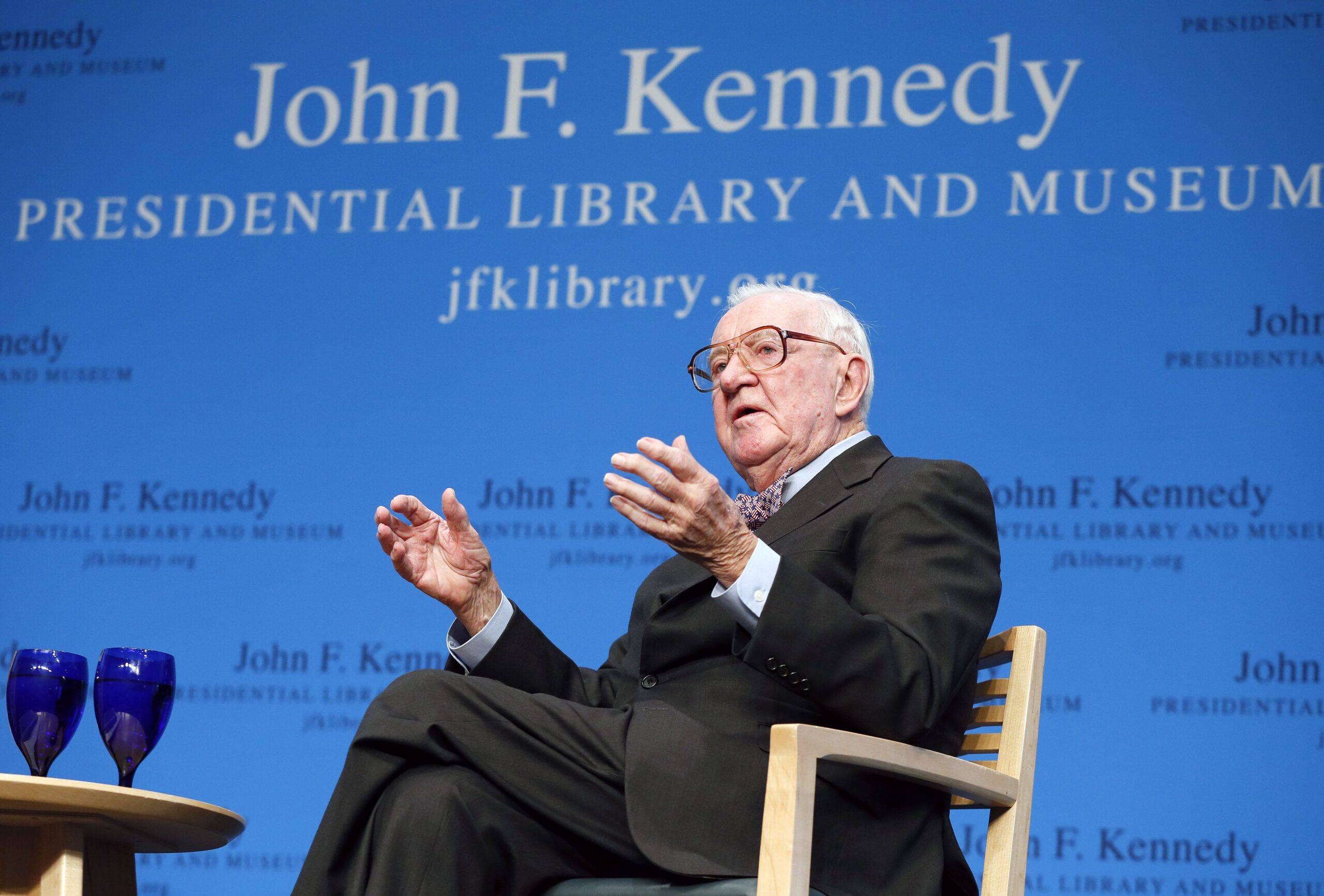 Ex-justice says politics can be factor on retiring