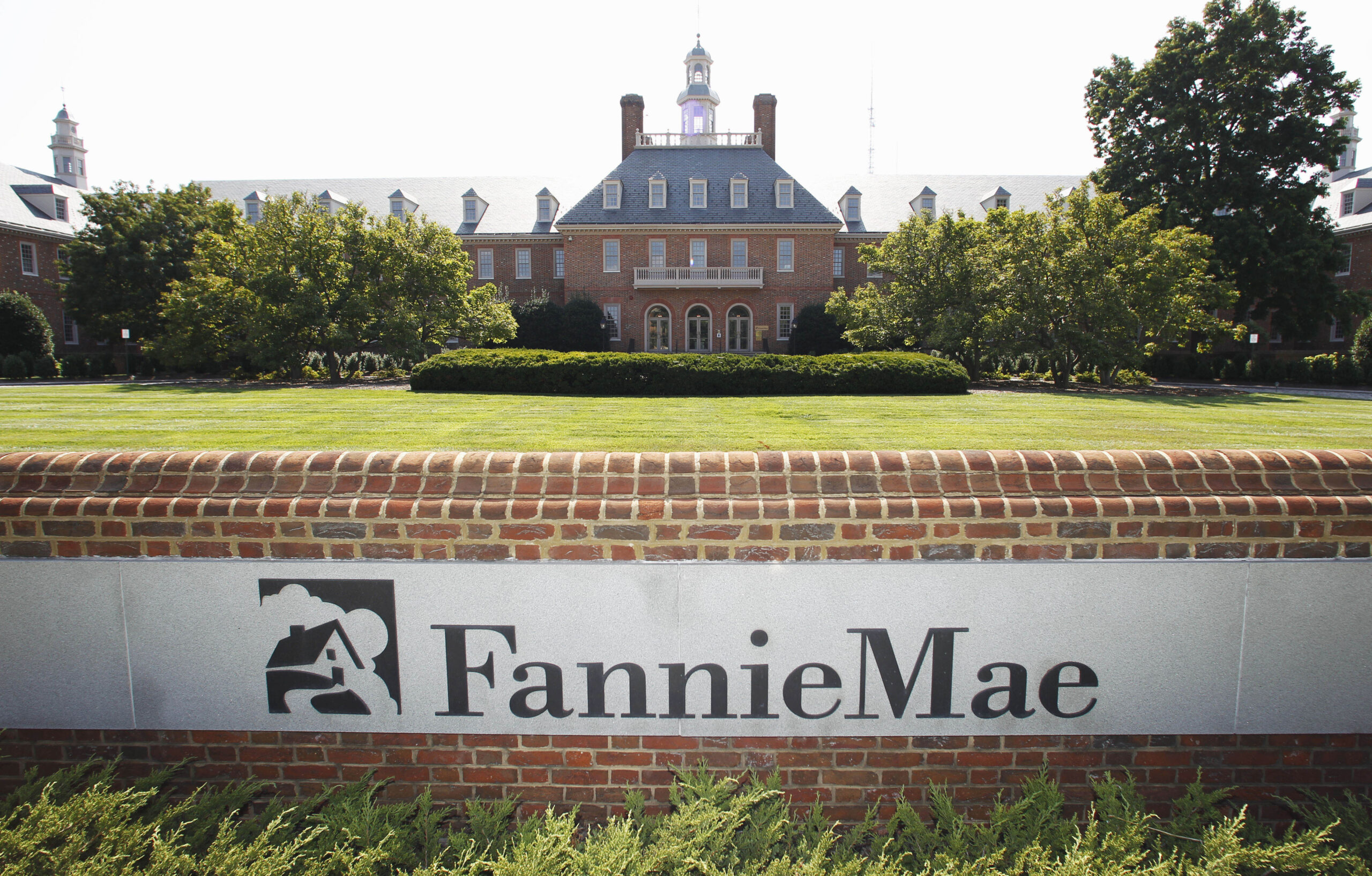 Fannie, Freddie post profits in 2Q; pay dividends