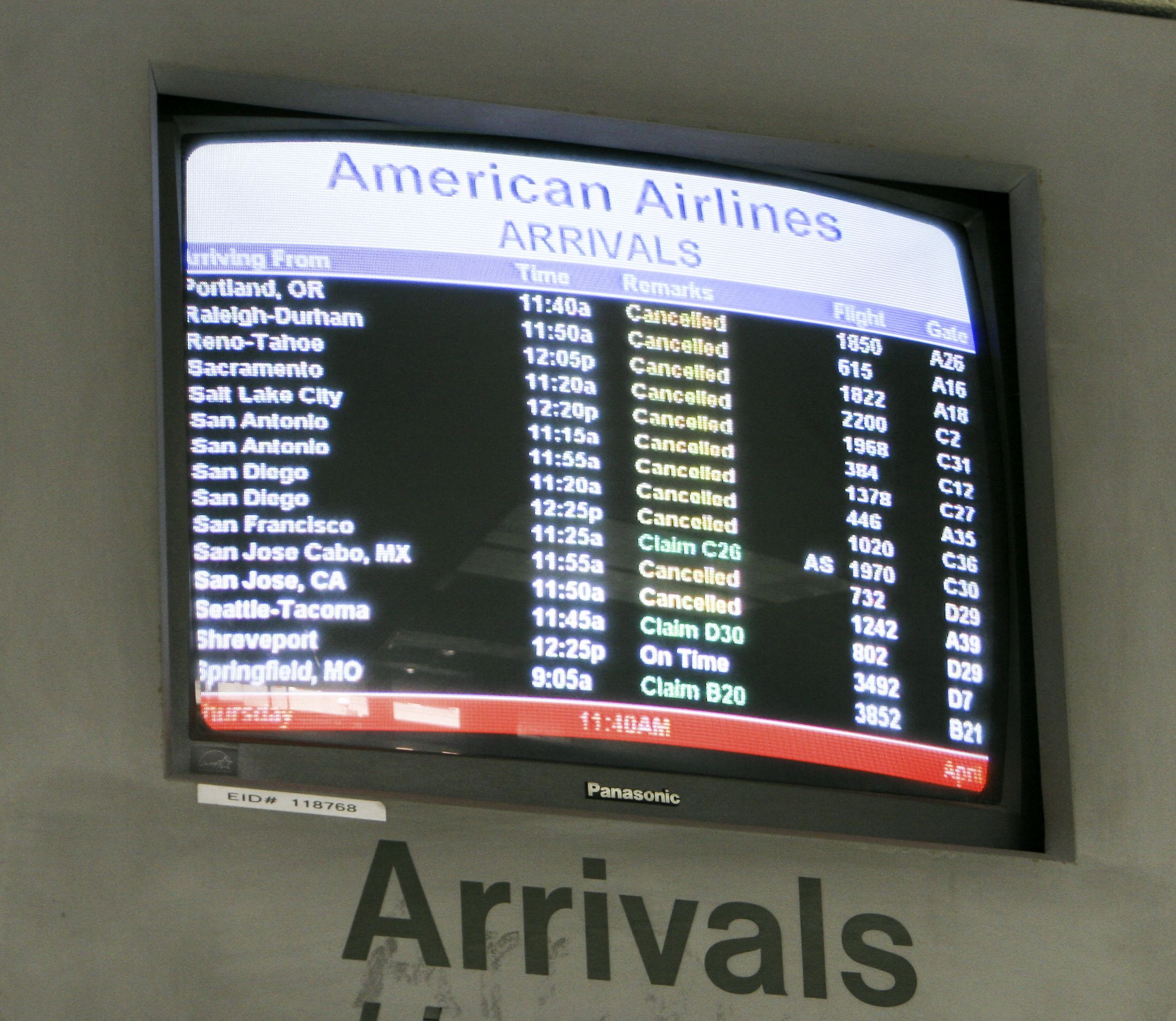 Airliners subject to cyberattacks that could crash navigation systems