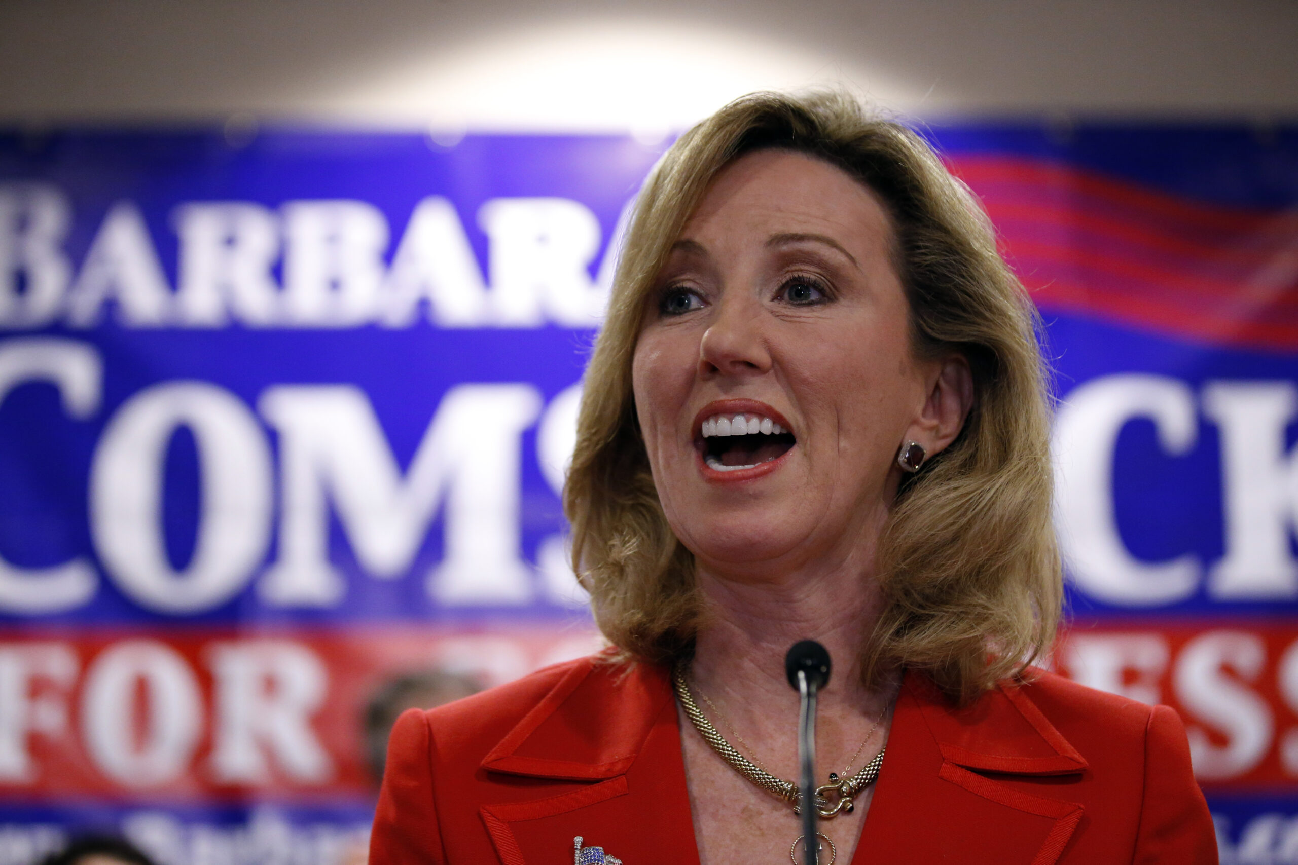 Top Republican groups split on how to save the House majority