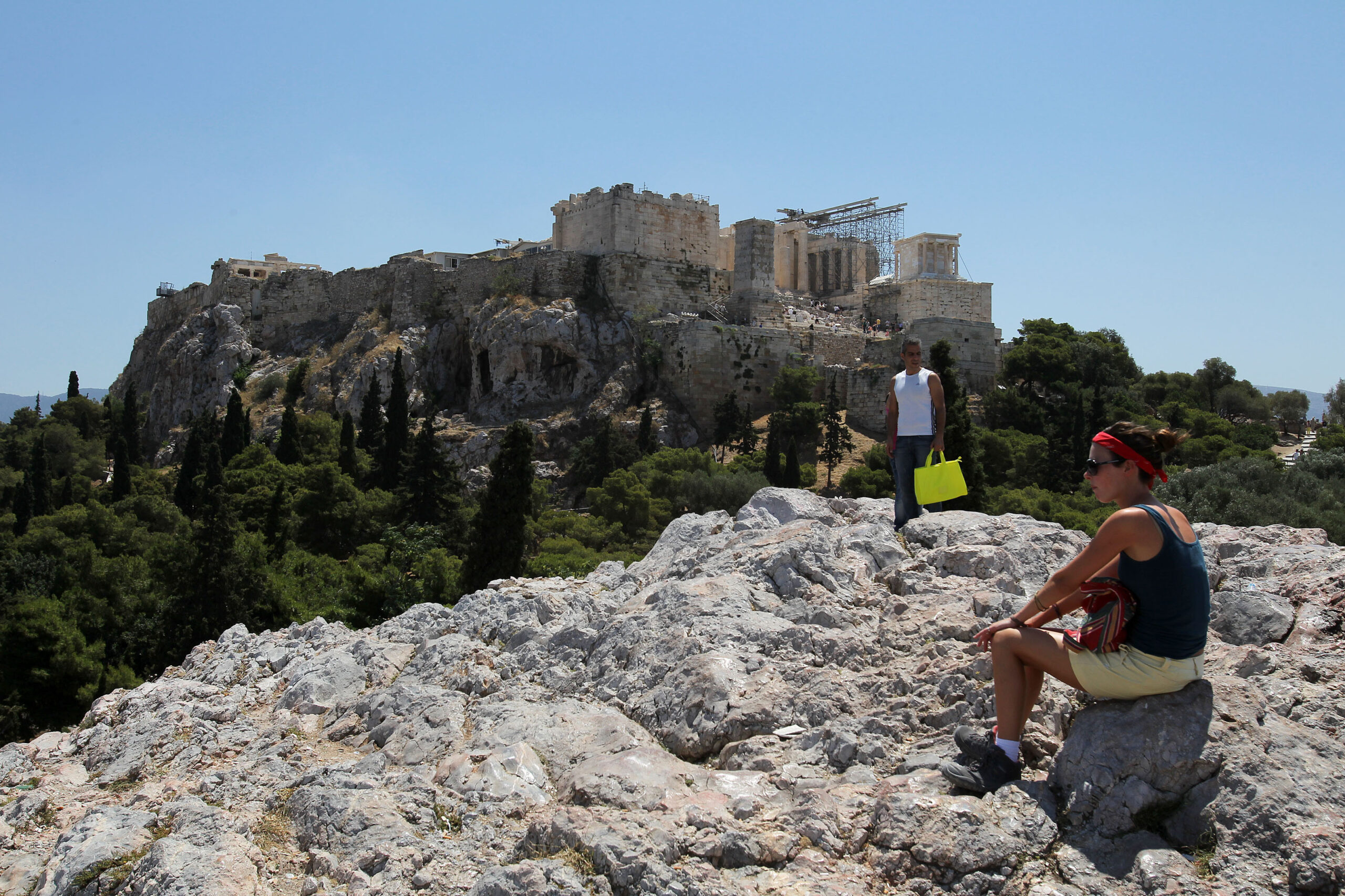 Pharmacist’s death highlights Greek plight