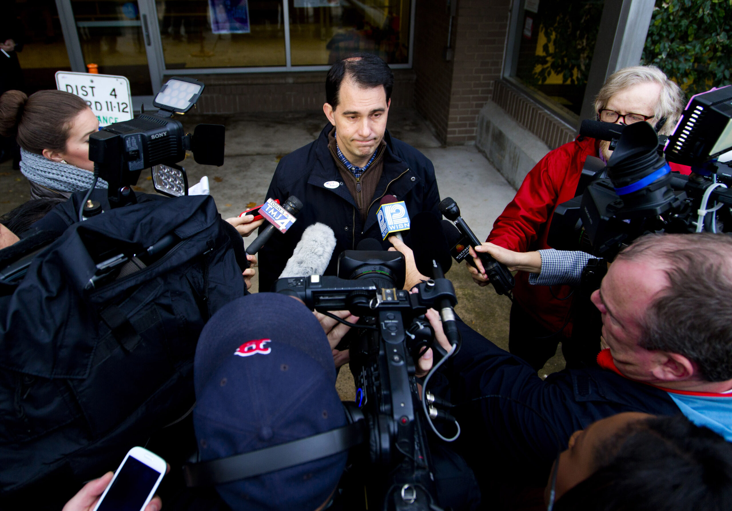 Conservative media all in for Scott Walker