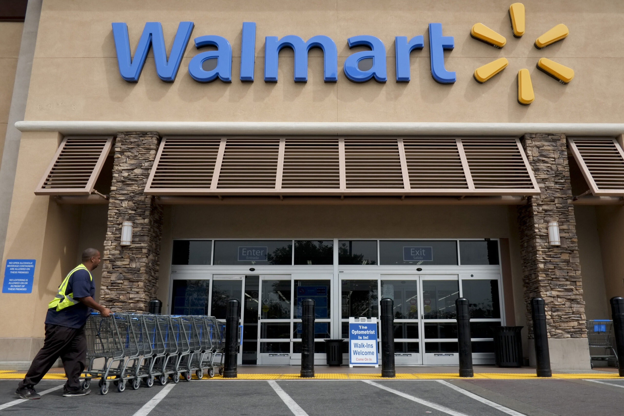 Huge union no longer backing anti-Walmart group