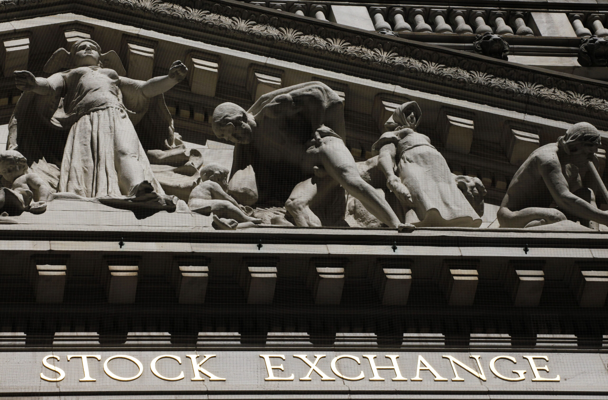 Stocks slip, leaving S&P 500 down for September