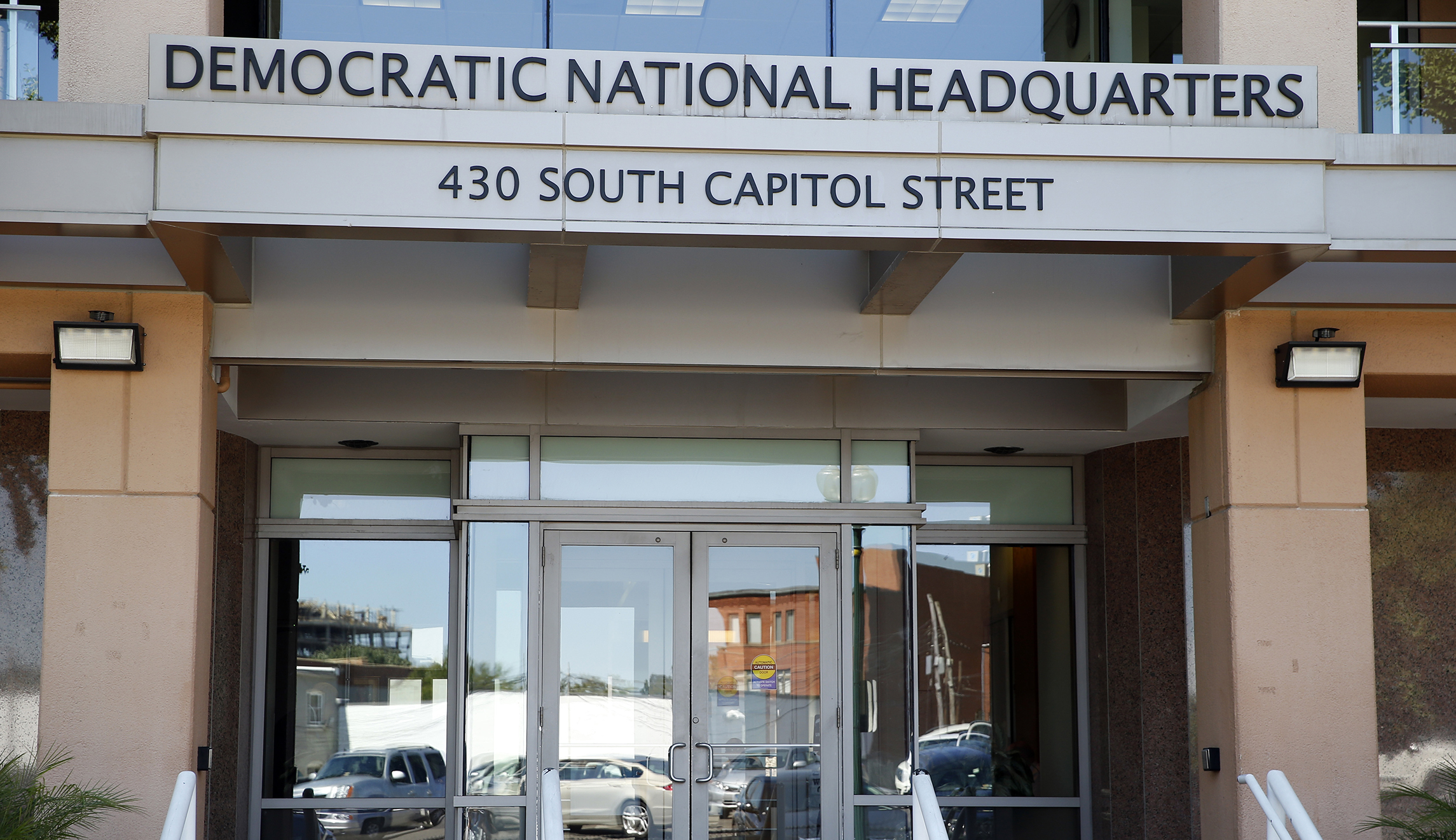 Memo confirms DNC server disappearance