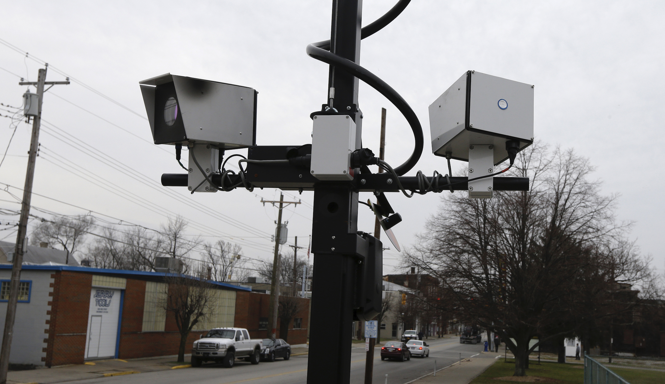 World’s first cellphone detection cameras unveiled on the road