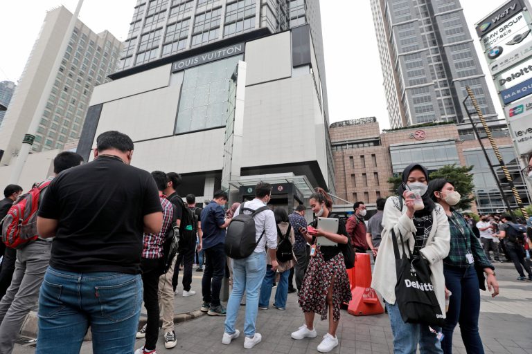 Indonesia issues tsunami warning after 7.9-magnitude earthquake