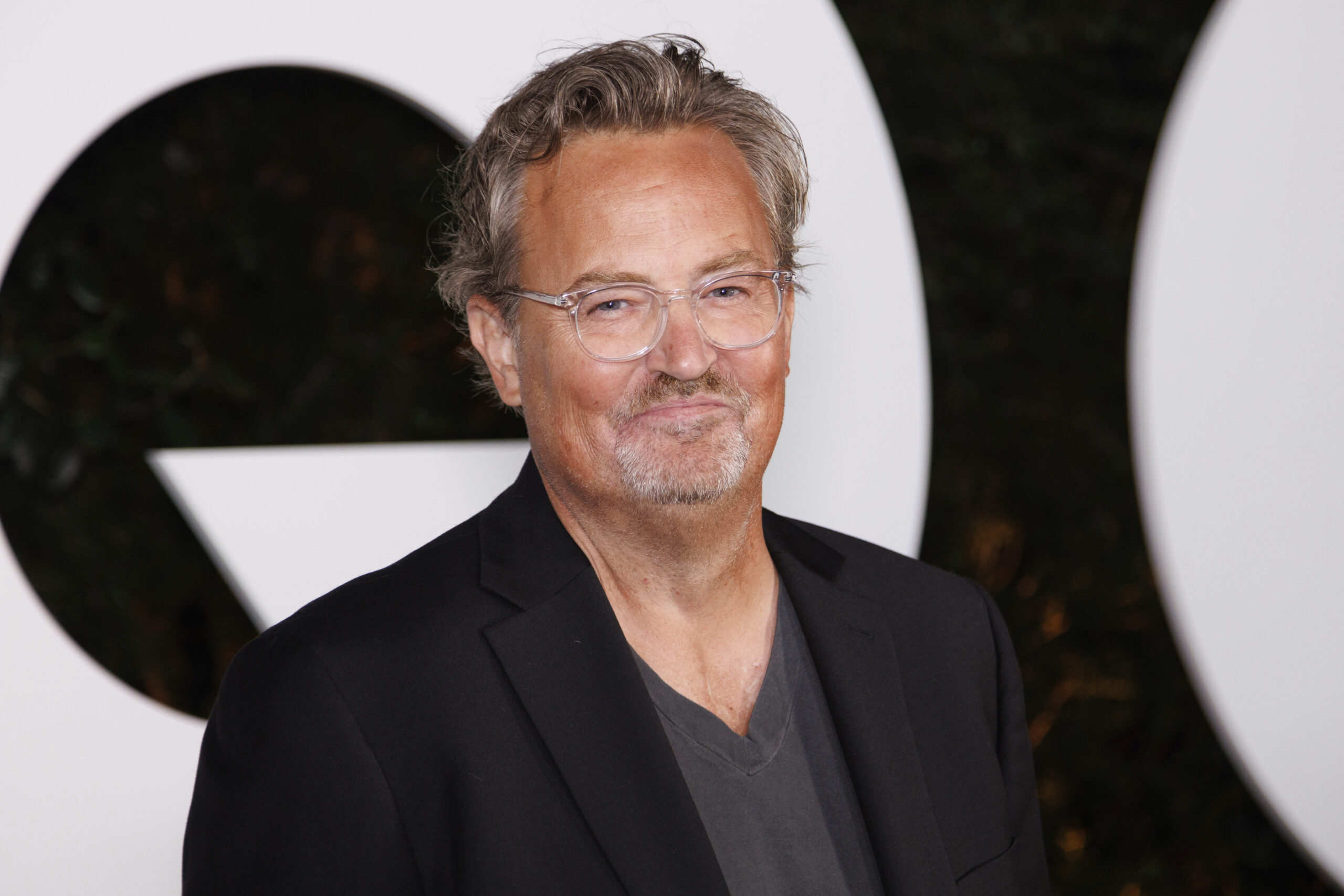 Friends cast remembers co-star Matthew Perry