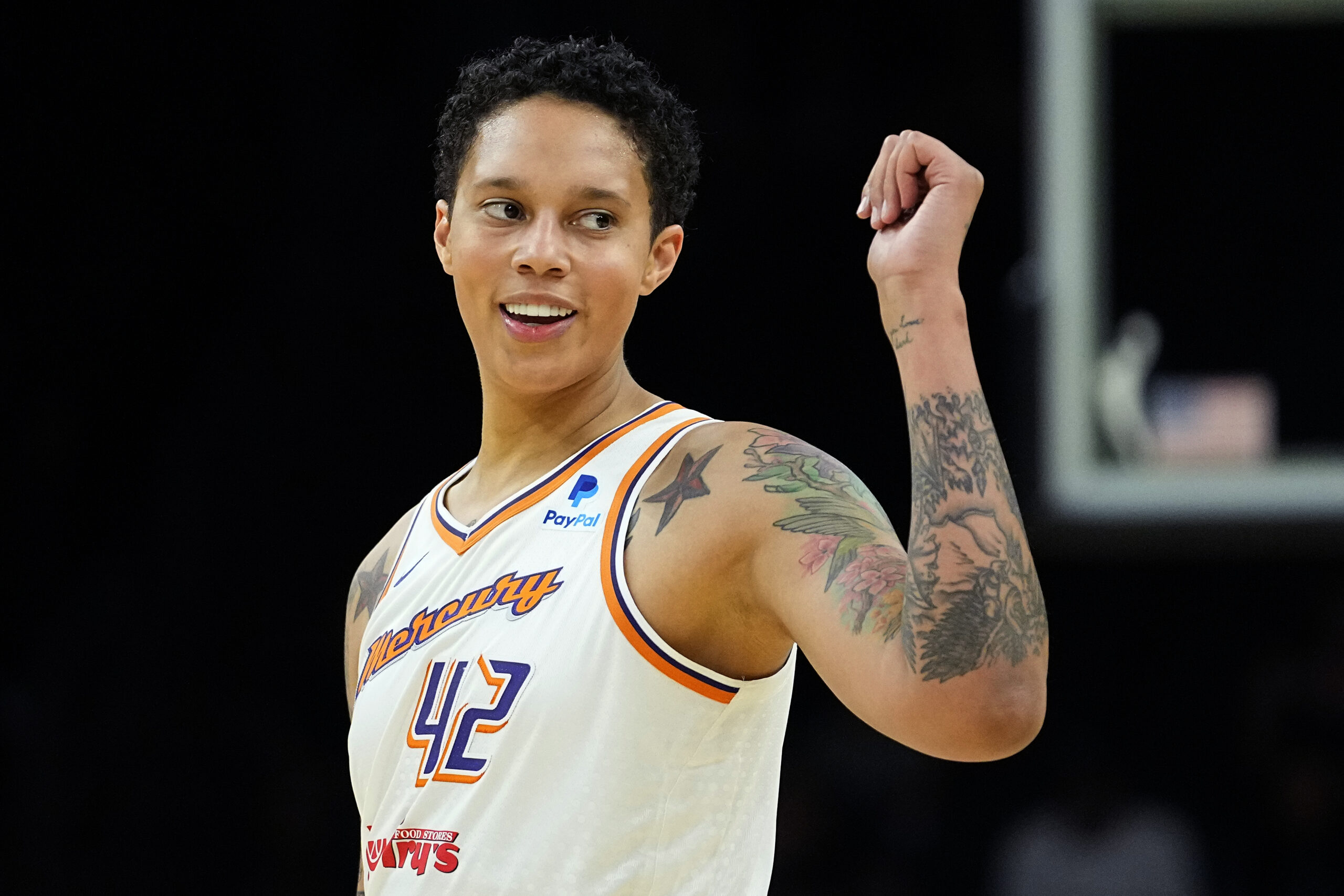 Brittney Griner stands for national anthem ahead of first game post-detainment