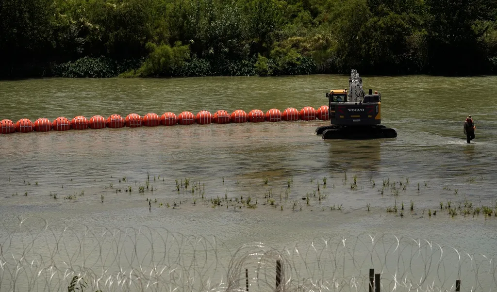 Immigration Texas Buoys