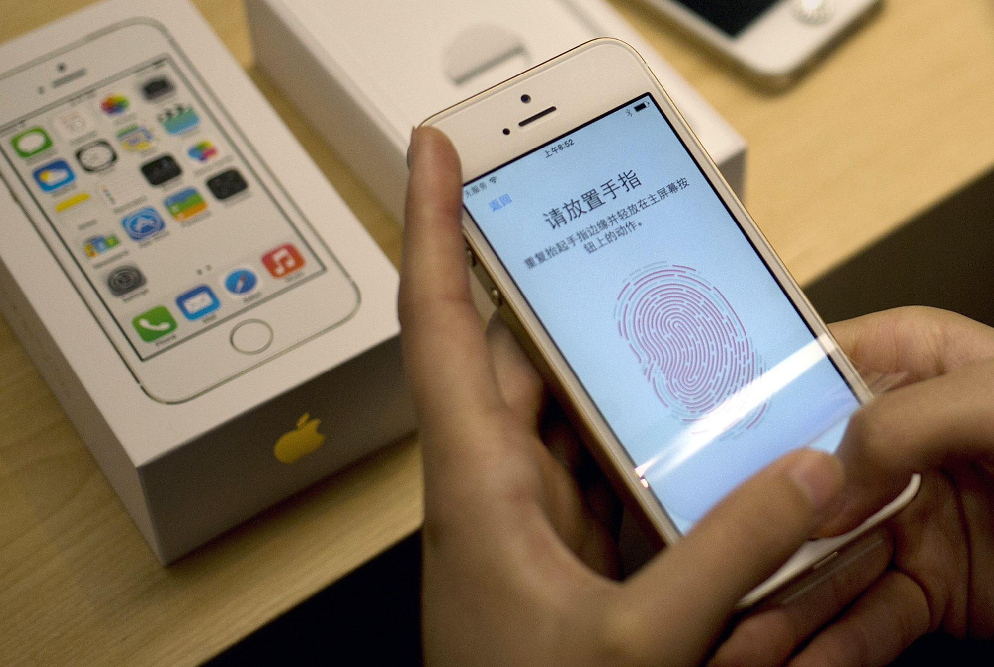 A Closer Look: Secure your phone without passcodes