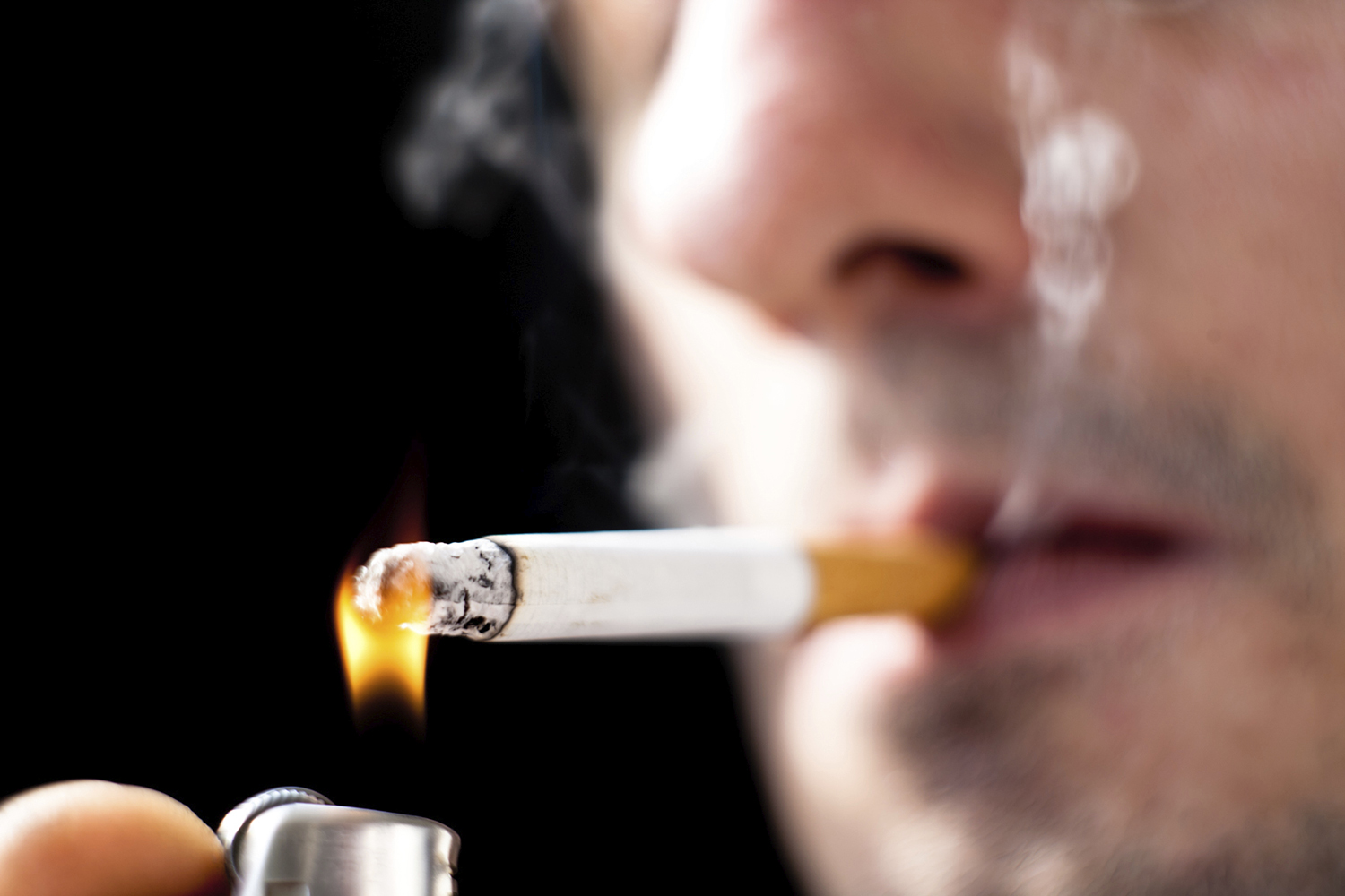 Sanders thinks about banning cigarettes