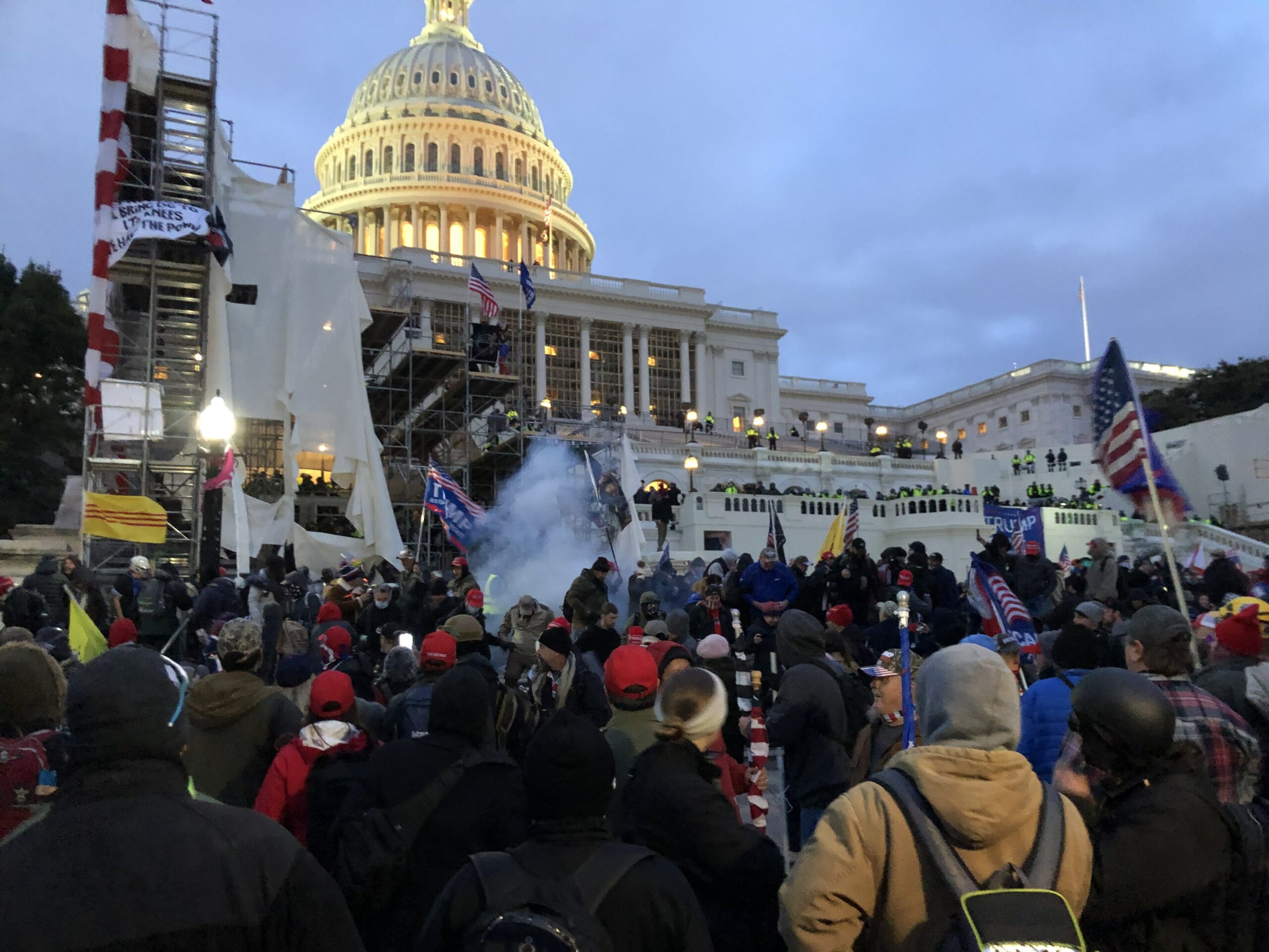 Man charged in Capitol siege dies