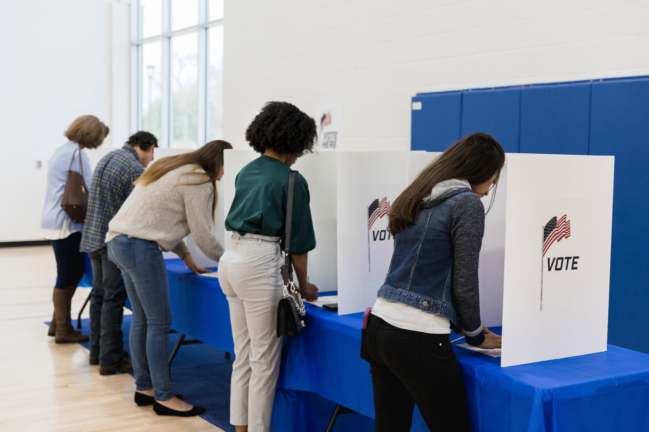 Census: Record 61M Hispanics in US, election impact looms