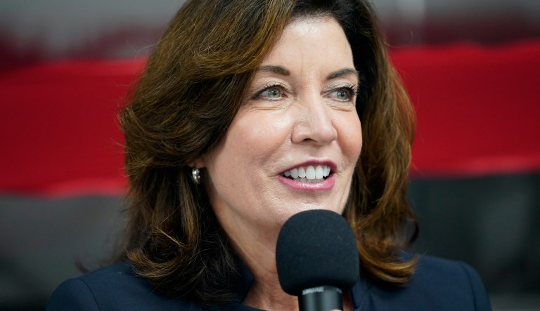 Hochul loosens state job requirements for migrant workers