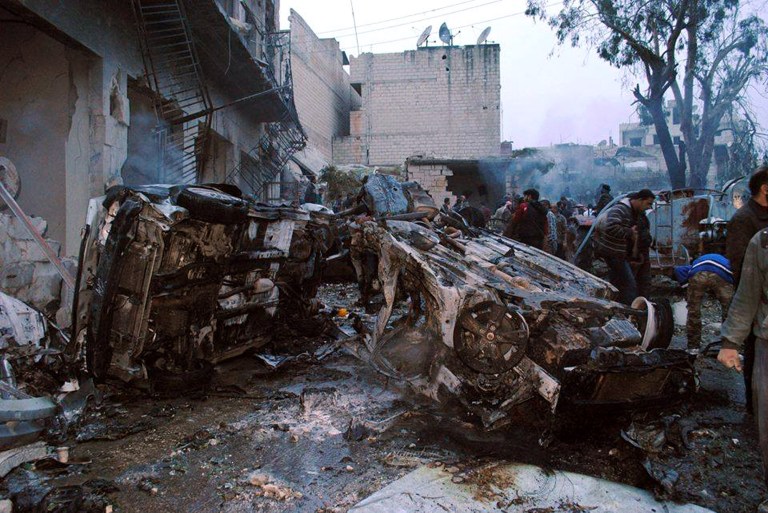 Syrian army advancing on rebel town near Lebanon