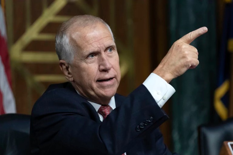 Senator joins House GOP calls for Cabinet to consider invoking 25th Amendment
