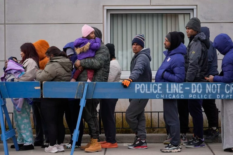 Chicago bracing for Greg Abbott to send up to 25,000 migrants to city ahead of DNC