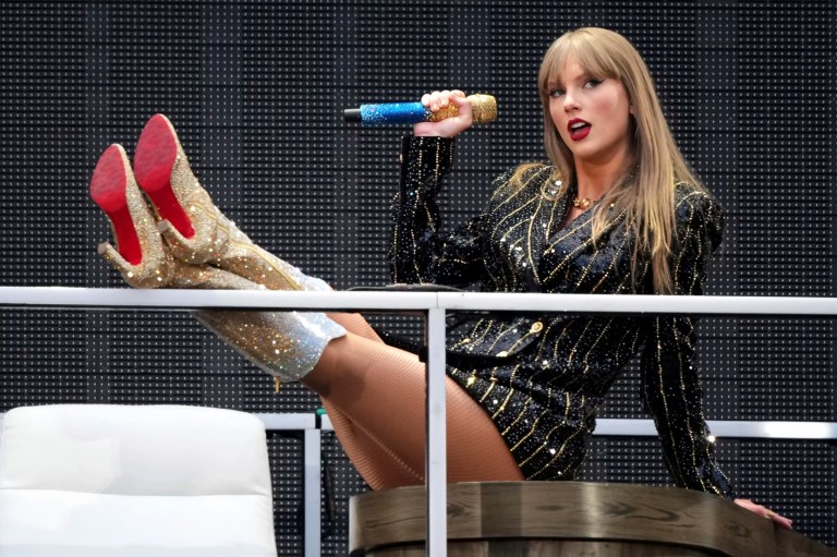 Taylor Swift fans are melting down for a truly absurd reason