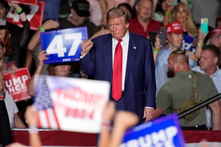 Poll: Trump leads in swing state North Carolina