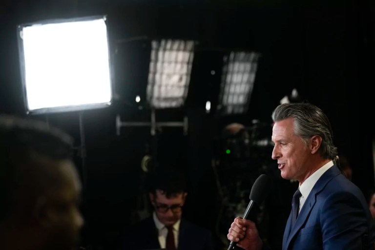 California weighs handing out phone subsidies to illegal immigrants