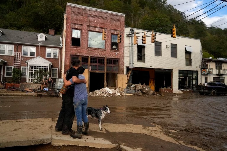 Vance criticizes Biden-Harris response to Hurricane Helene, citing delays with lives on the line