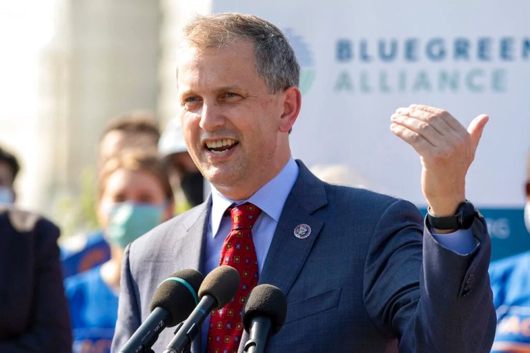 Attendee confronts Sean Casten at town hall: ‘Soulless piece of crap’