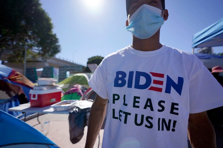 Even not voting, migrants give Democrats 14 more electoral votes