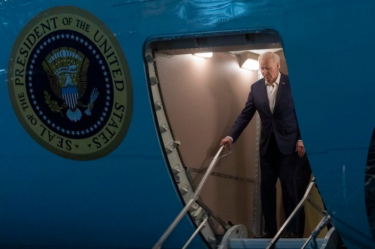 Biden celebrates 82nd birthday with press begging for one ‘gift’