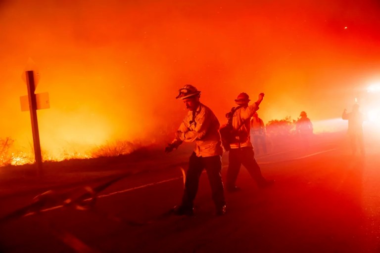 California lawmakers propose making oil companies liable for wildfires, payouts