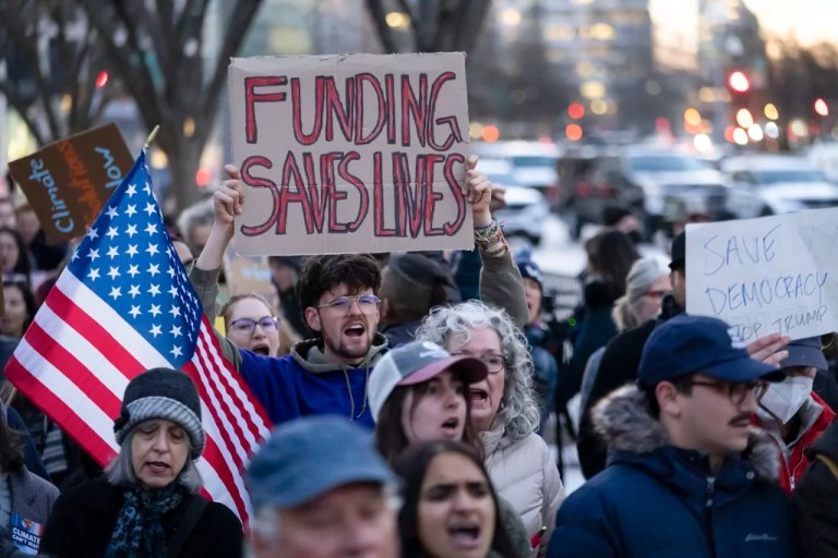 White House rescission of federal aid freeze memo sparks confusion and court scrutiny