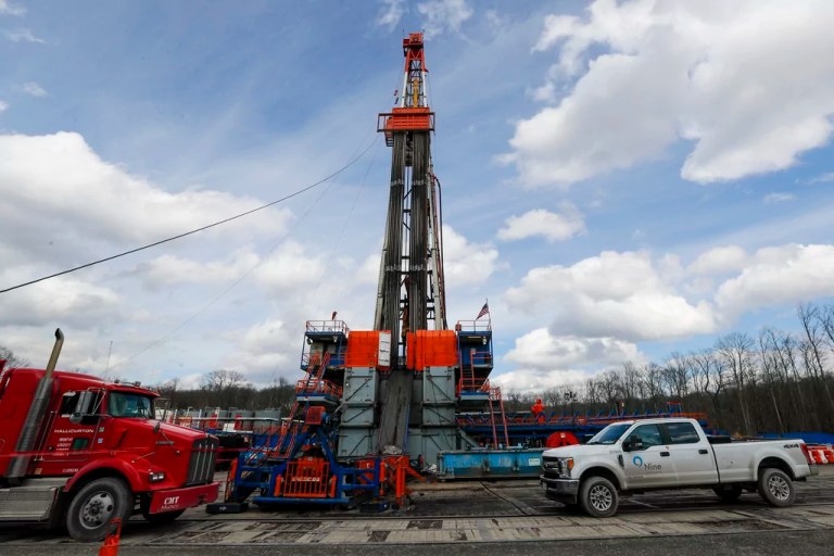 Sixteen Democrats vote for GOP bill to protect fracking