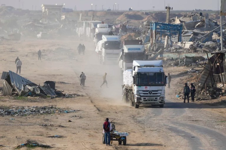 Israel cuts off Gaza aid to pressure Hamas to accept new ceasefire proposal