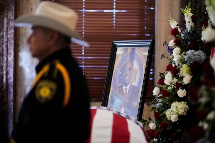 House Democrat Sylvester Turner dies at 70
